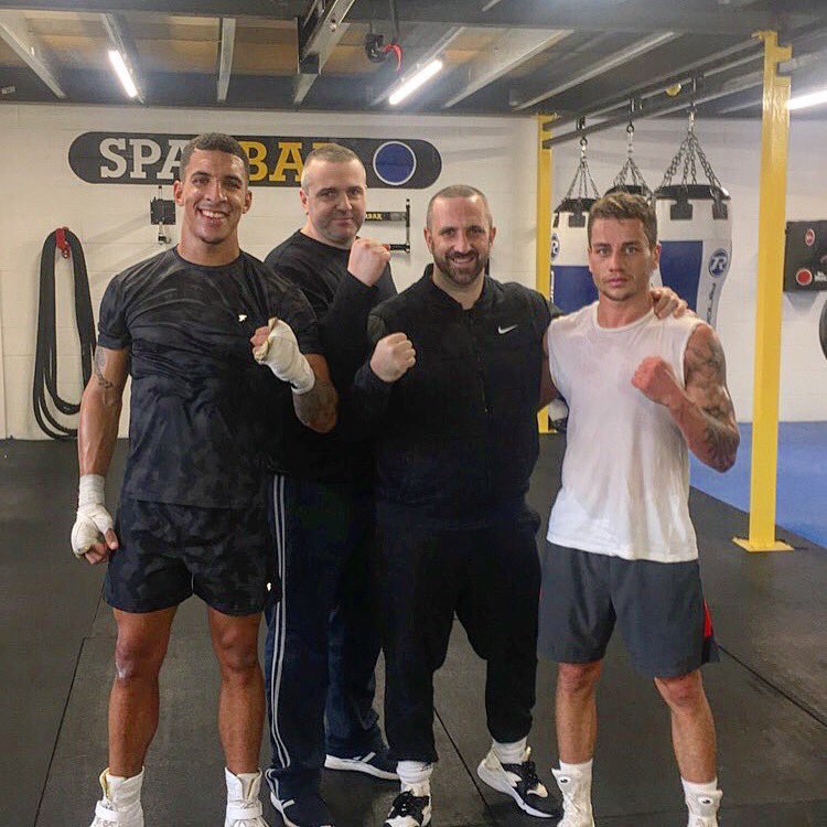 Oli Edwards and lucine Reid training at Kent gloves 🥊👌🔷🔶