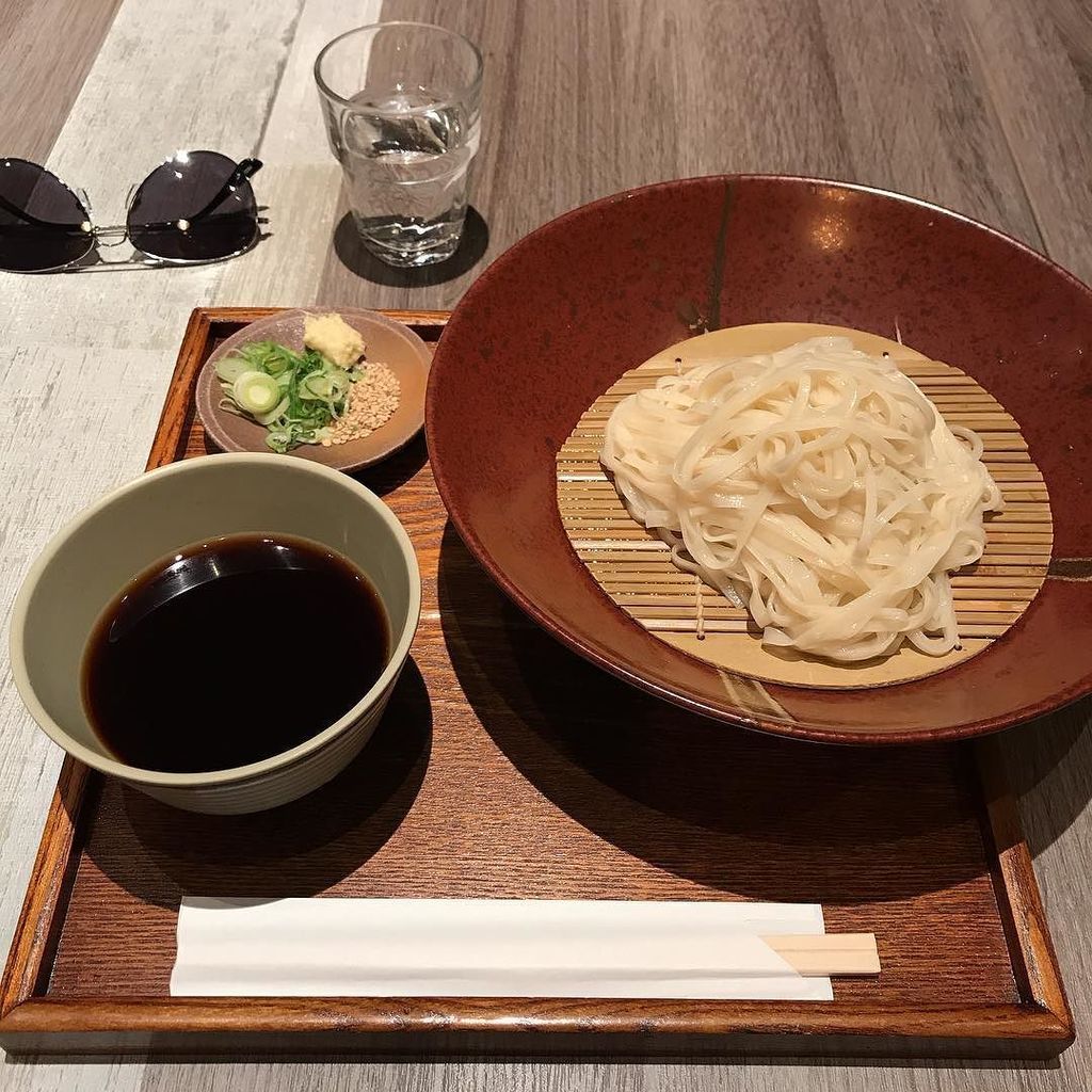 MochiTran's tweet image. Simple things in life are the best! #zaruudon #ざるうどん ift.tt/2lUy2qu
