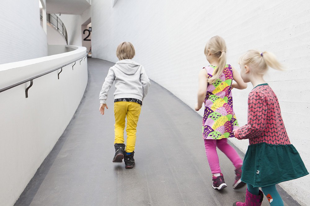 KiasmaMuseum's tweet photo. How about some free art? Have you yet to see ARS17 exhibition? Well guess what? You're lucky! Friday 5th free entry to Kiasma for all #ars17 #arsfennica #korakrit https://t.co/UYDpgKZD6z https://t.co/OUPWyuAkXT