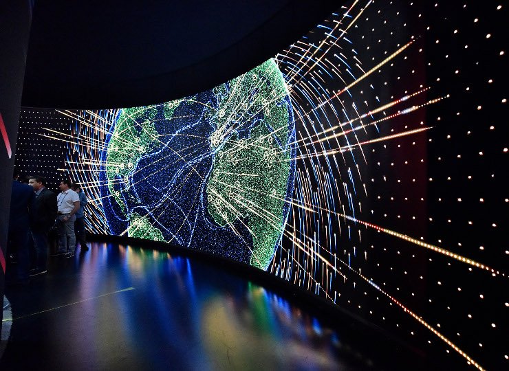 SAP's tweet photo. Will #IoT surpass blockchain and AI as the Megatrend of 2018?
https://t.co/QAX1HpaWKt https://t.co/tTUZaLr6ye