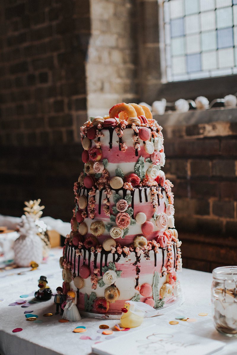 We adore this spectacular cake from <a href="/angesdesucre/">Anges de Sucre</a>>lvmyd.rs/2lPTg9F