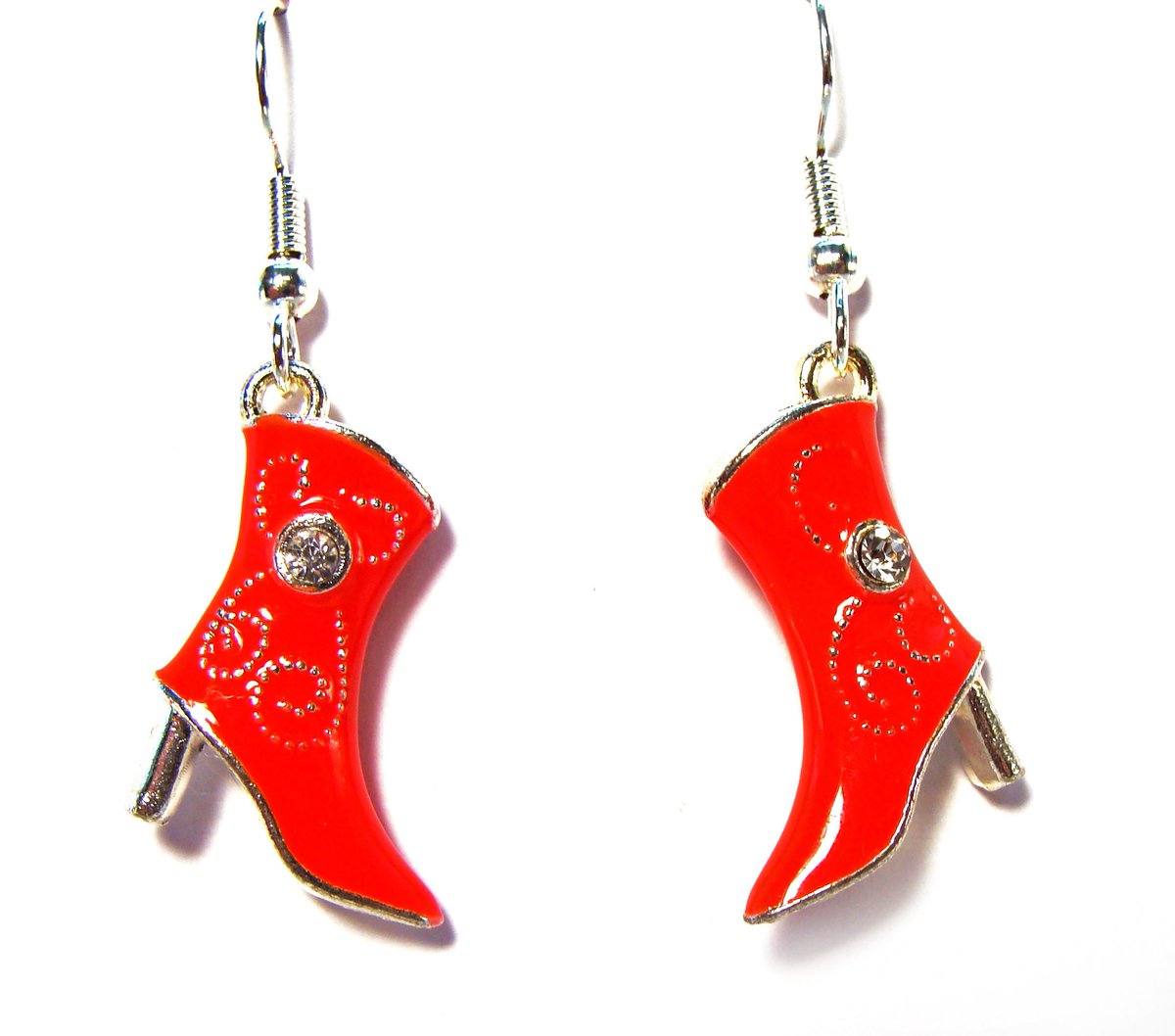 girliegals12's tweet photo. Cowgirl Up with these Darling Cowgirl Boot Earrings in White, Red, Black, Pink Boots: https://t.co/PWnr6RaSLT #bootearrings #cowgirlup #bootcharms #bootscootin #white #red #black #pink #whiteboots #redboots #blackboots #pinkboots #handmadeatamazon #amazonjewelry #giftsforher https://t.co/QokfpVl3bb