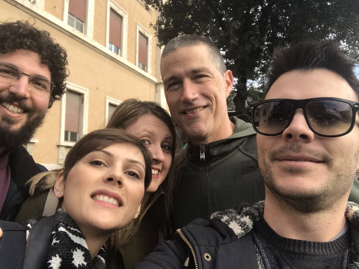 davidebertozzi's tweet photo. Poi a Roma incontri Matthew Fox 🦊 #Lost https://t.co/Kx93hG88ri