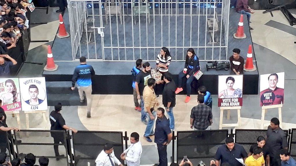 Contestant Arriving Soon! Their Photo has been Pinned!

#BB11 #BiggBoss11