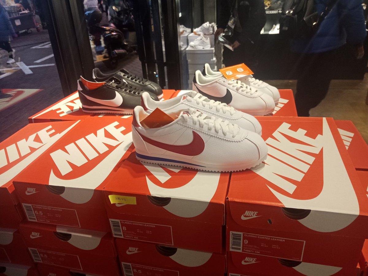 kpopsellall's tweet photo. เซลล์รองเท้า PUMA NIKE ลดราคาเหลือ 2900 บาท 
 สั่งจอง + สอบถามได้ในเมนชั่นค่ะ  #ชี้เป้าโปรถูก  #รองเท้าเกาหลี  #รองเท้าผ้าใบ  #ของดีบอกต่อ https://t.co/ROo7y6U3nk