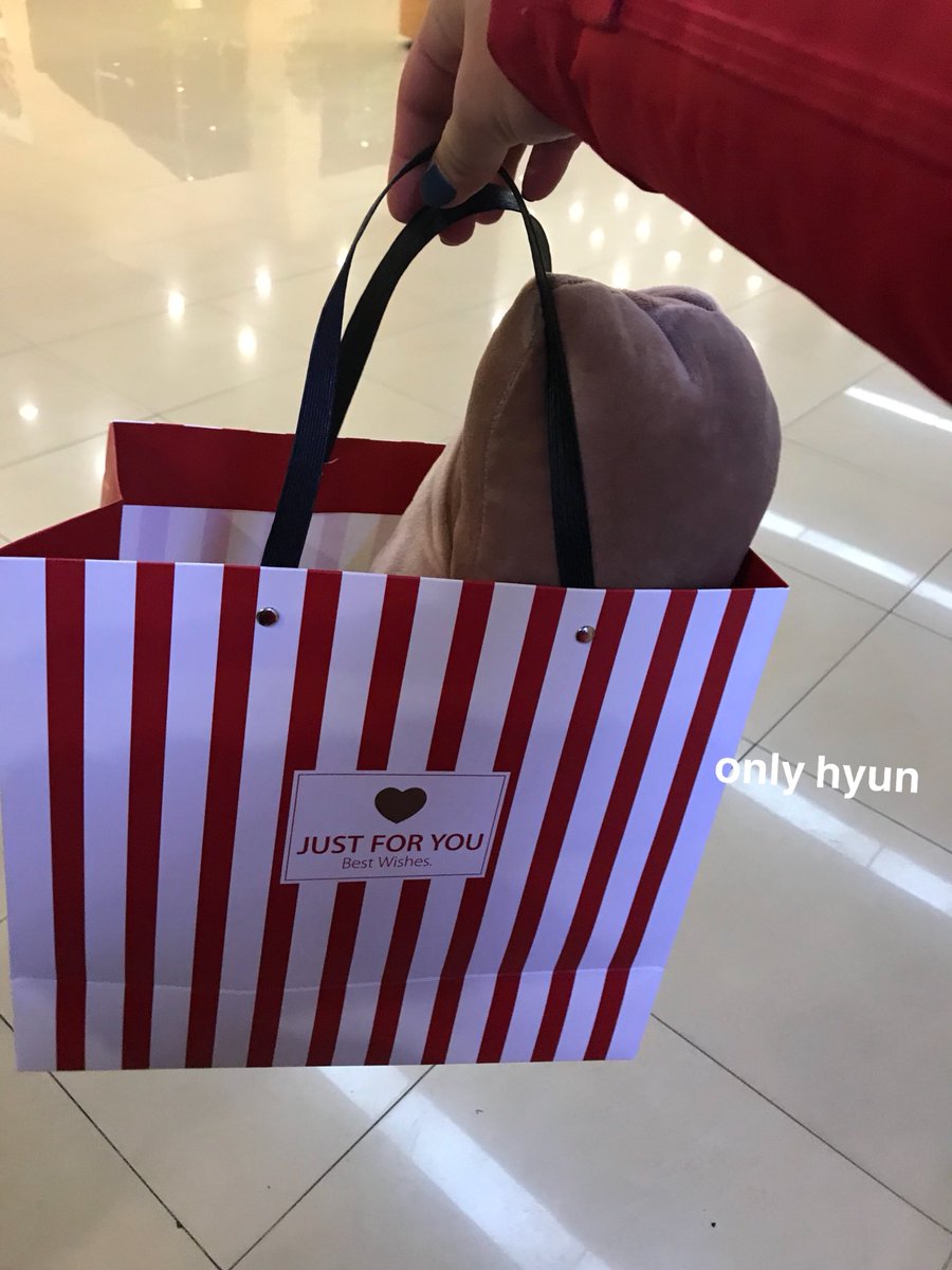 onlyhyun208's tweet photo. 2018.01.01 뮤지컬 퇴근✨
#이호원 #호야 #hoya #모래시계 https://t.co/oGu6jiqRdr