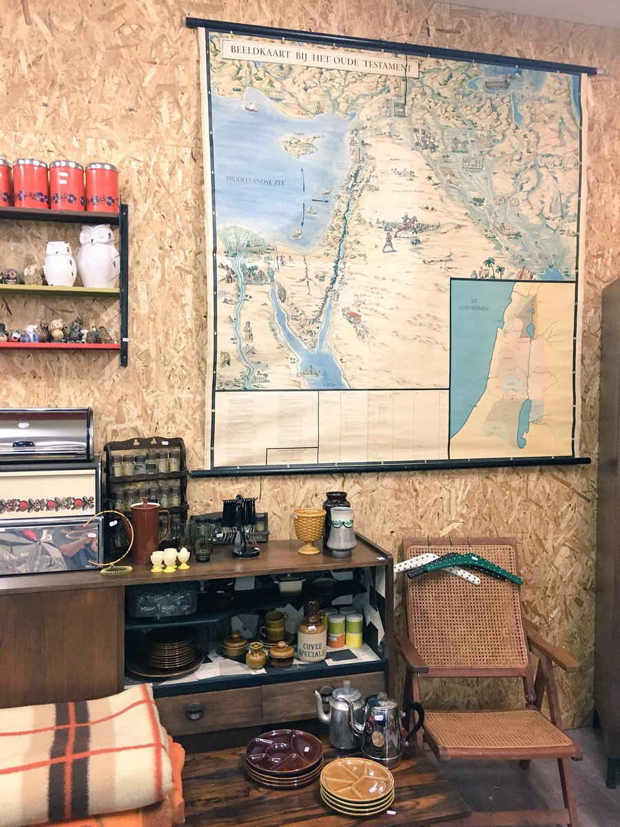 HippeKringloop's tweet photo. Wauw wat een mooie grote antieke schoolplaat (170x170) is er vandaag binnen gekomen! 😃
#hetoudetestement #Retro #hippekringloop https://t.co/9tlaEPSQZ2