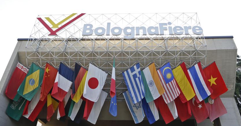 BolognaFiere's tweet photo. #BolognaFiere si rinnova, punta allo sviluppo internazionale delle manifestazioni, #China #Usa #Russia #India etc., e rileva il 53% di #GiPlanet. Obiettivo: 200milioni di ricavi nel 2020!#Bologna #Cosmoprof #Cersaie #Eima #BCBF18 #Hongkong #Moscow #NewYork https://t.co/STHiMgspX5 https://t.co/A3BRL8is5I