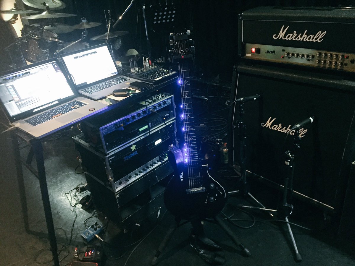 ころわん両部無事終演しました😖😖

熱気もすごくて倒れそうになったりMCで貰い泣きしそうだったりと色々ありつつ本当に最高のライブでした……！！！