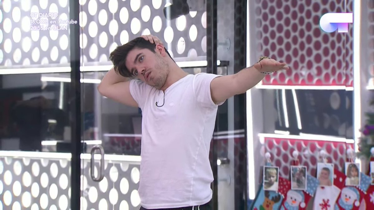 _simplymarta's tweet photo. Cuando estas a 4 de Enero y todavia no has estudiado nada e intentas asumir el drama que se te viene

#OTDirecto4E https://t.co/GbMdtKVVv3