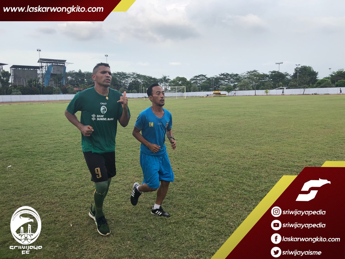Beto saat sesi latihan sore tadi di lapangan atletik JSC
