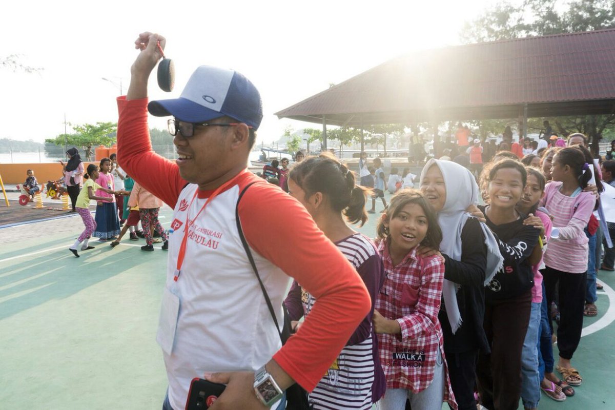 Relawan fotografer lainnya bernama Jerry Azim. Relawan yang memang menggeluti bidang fotografi ini telah bergabung dalam KIJP sejak batch 1.
📷: Jerry Azim
#PameranFotoVideoKIJP2 #NusantaraAdalahKita #BerlayarMakinAsyik