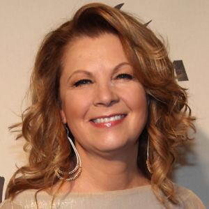 Happy birthday, Patty Loveless! 61 today. ( 