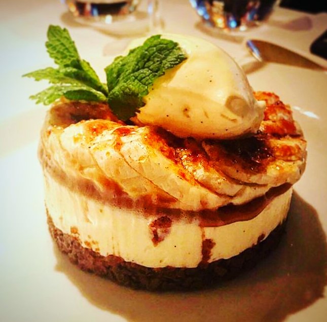 langanslondon's tweet photo. Classic English pie. Every mouthful leaves you wanting more.
๐ธ londonthrills
#BanoffeePie #LovePudding https://t.co/UUKuHqAhh1