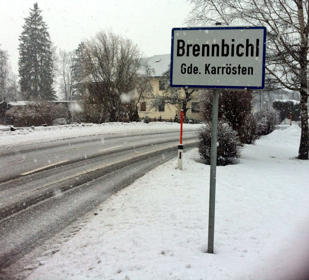My_Leaf's tweet photo. #aCharge @ ella #Imst Charging with 40-45kW while snowing. Tbatt 4'C Tout 0'C #Brennbichl https://t.co/SlGsmOFhFw