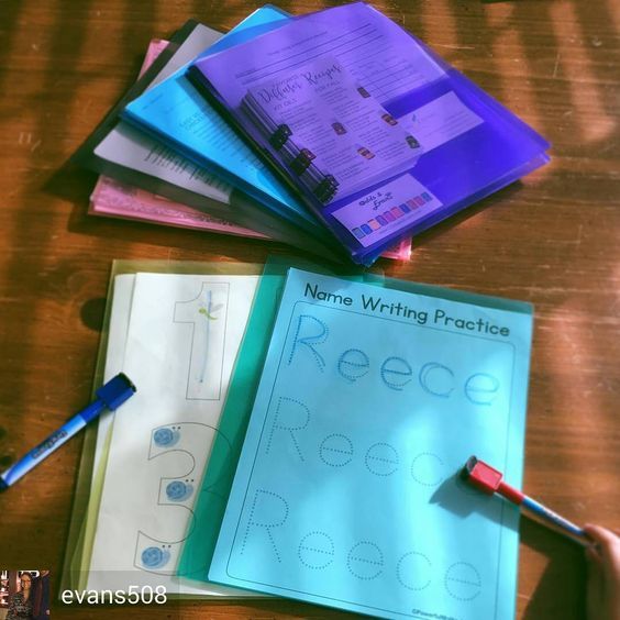 stemsfx's tweet image. STEMSFX Clear Lightweight Plastic 2 Pocket Folder for Letter Size Papers #colorfulplasticfolders buff.ly/2Cn4IAr