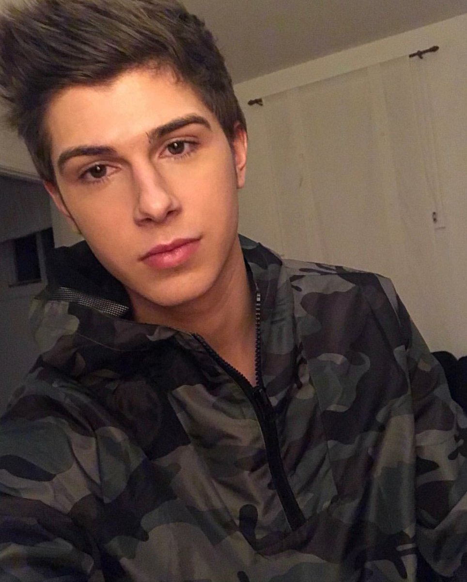 carlchiasson_'s tweet photo. Happy New Year🎉 I'm back on instagram at https://t.co/ujsXpX6a4z I hope u can all follow me there😊 https://t.co/rnBxDPyfrS
