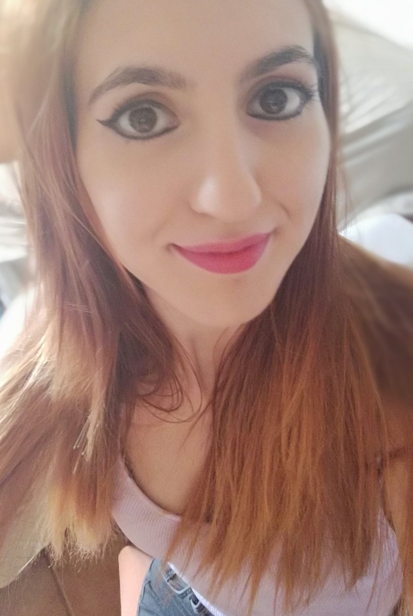 ArtemissGodd's tweet photo. Sometimes the smile of the right person can bright your dark world! https://t.co/uzSbbSsPXU
