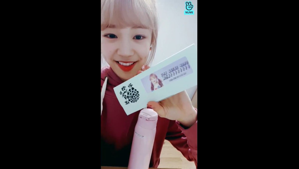 CherryDealer_'s tweet photo. 아아📢 

투잡뛰는 사장님을 대신하여 알바생이 전달합니다.

체리에게 미국산 사장,알바의 떡선물 인증해줘서 감사힙니다.

'앞으로도 오래오래.'

사장님 춤추세요.

#에이프릴 #레이첼 #레이첼_1주년_축하해 #체리딜러_알바생 https://t.co/hd7zY1Hkoq