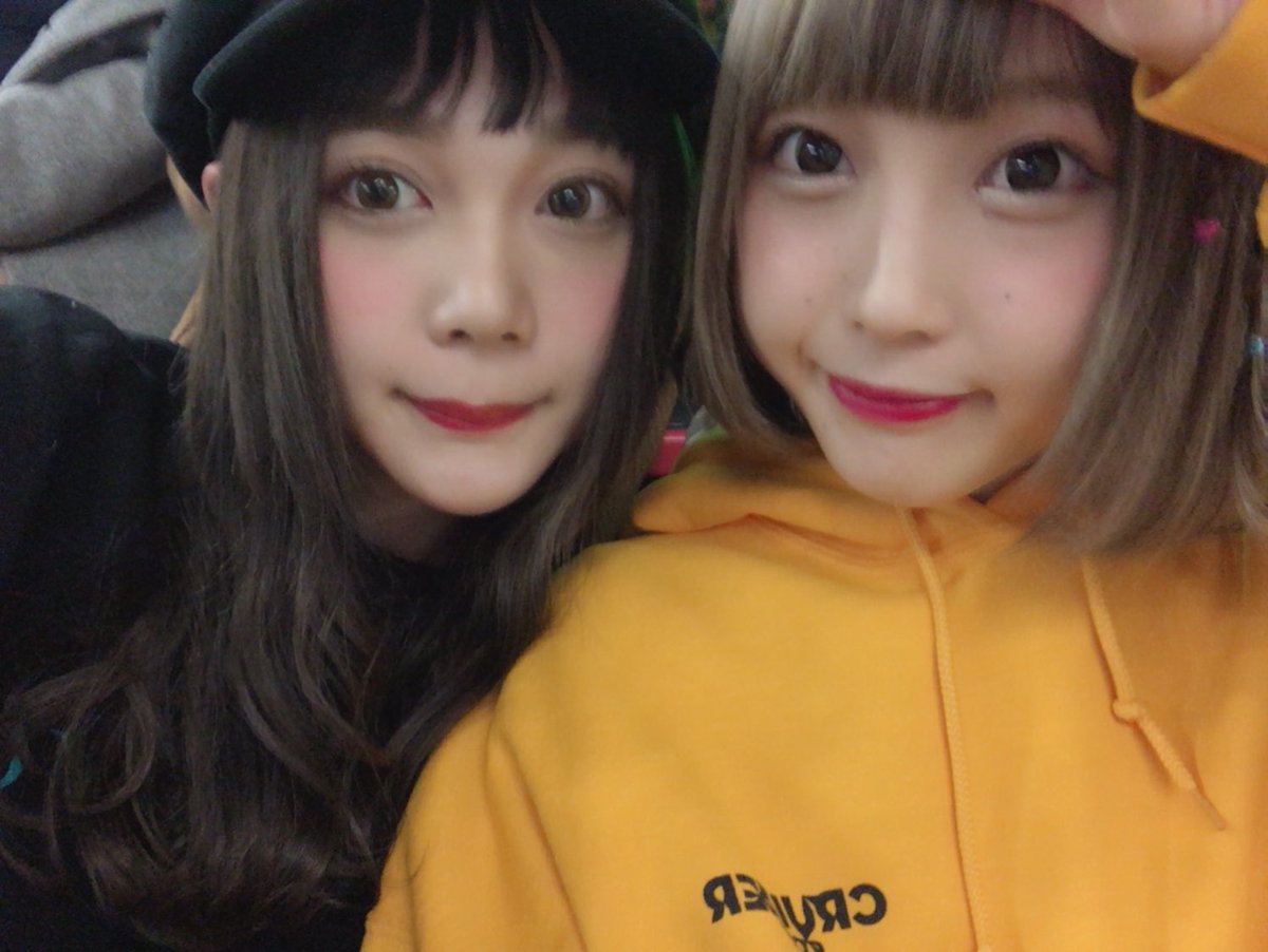FURUKAWAYUKA_'s tweet photo. 昨日も今日も会った笑笑ことしもよろしゅう😀 https://t.co/Cv0Zym84U9