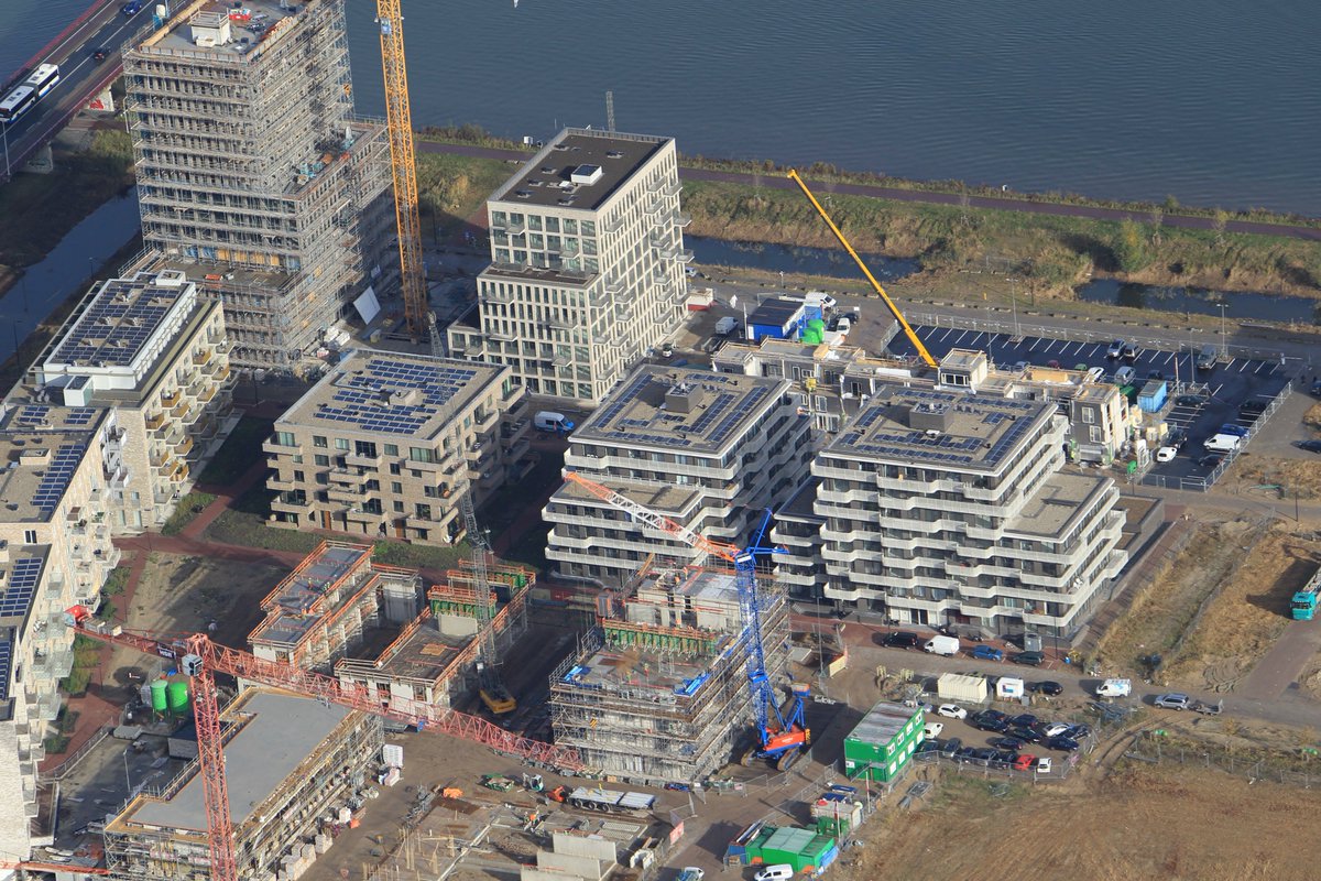 Een nieuwe baan als goede voornemen voor 2018? Zin in een duurzaam avontuur? Kom dan werken als Accountmanager bij LENS! lens-energie.nl/vacature-accou… …