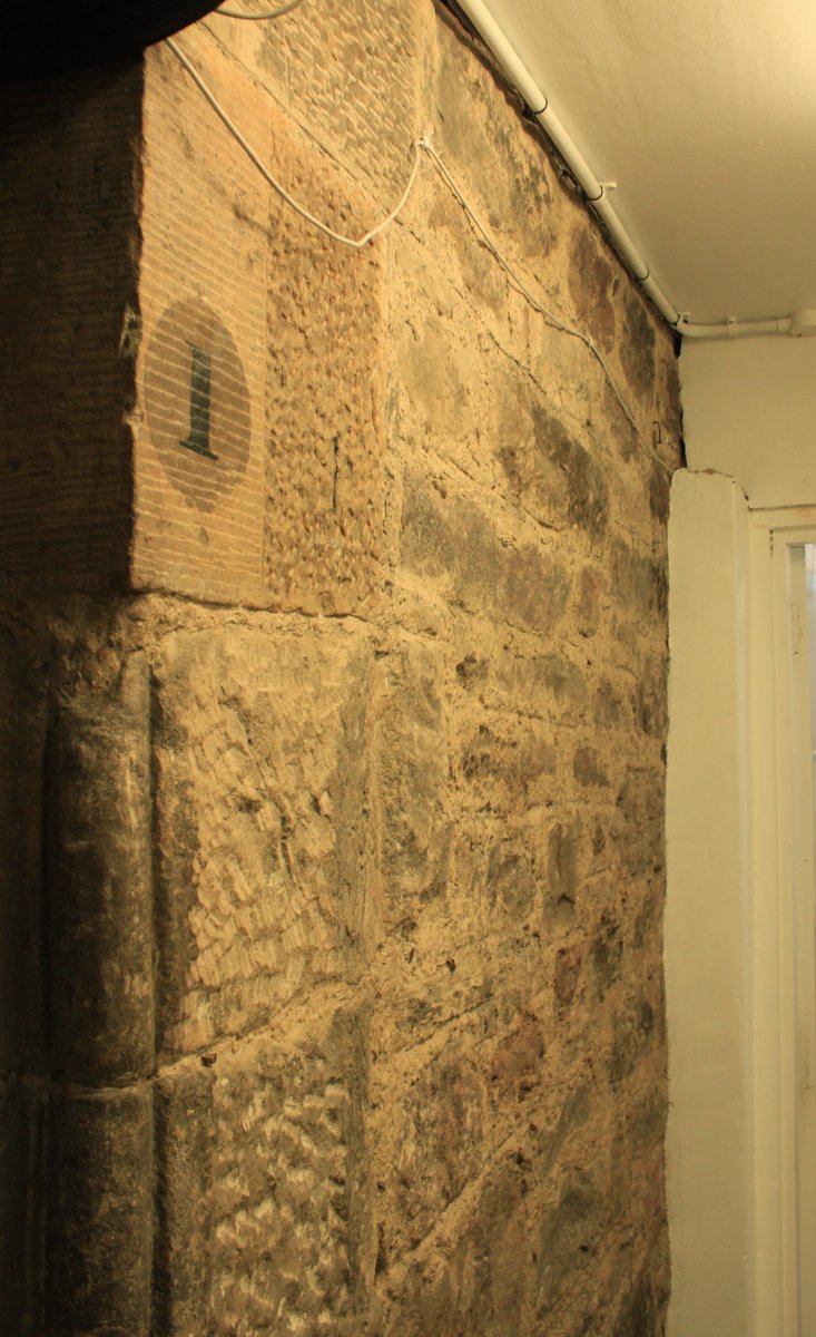 camobscura's tweet photo. Did you know that the Camera Obscura building has an old close (passageway) which runs right through the basement of the building itself. This close was known as Skinner’s Close.
#NationalTriviaDay #ThursdayThoughts #CamObscura #SkinnersClose #Castlehill #EdinburghClose https://t.co/DovMP7B9n0