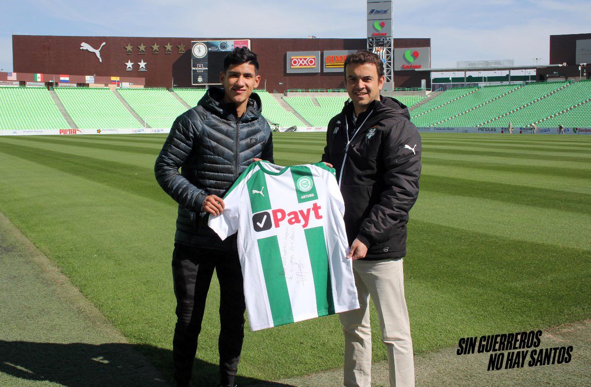 Hey, <a href="/AntunaUriel/">Uriel Antuna</a>, thanks for the present from <a href="/FCGroningen_EN/">FC Groningen English</a> 😍 

<a href="/TSMoficial/">TSM Oficial</a> will always be your home. Best wishes in 2018 👊