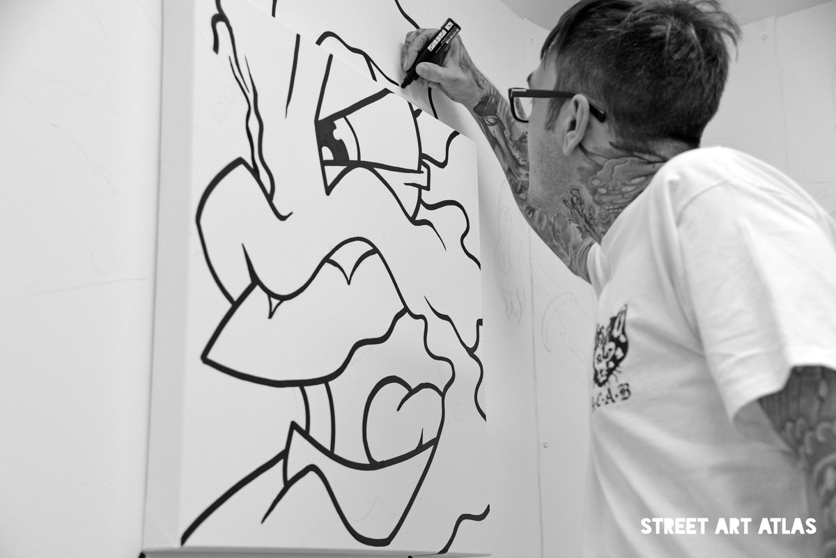 StreetArtAtlas's tweet image. Canvas progress for #gumsandtongue #doingmorelines @CreativeDebuts Ends 9th Jan @_The_Real_Dill1 #LazyObit @gregloveman Blog coming soon. #creativedebuts #TheRealDill #dahkoh #urbanart #ArtOnCanvas