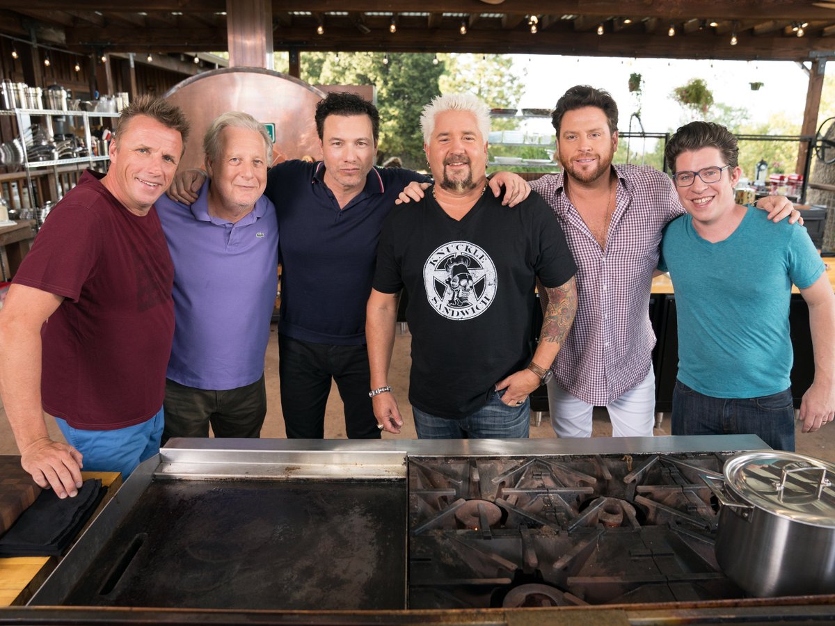 FoodNetwork's tweet photo. See what @ConantNYC, @EatFellowHumans, @ChefWaxman, @ChefMarcMurphy &amp; @RoccoDiSpirito are cooking up with @GuyFieri on #GuysRanchKitchen @ 12|11c. https://t.co/WCrkHD2iI7