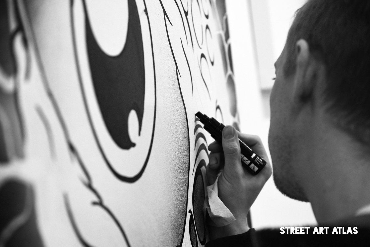 StreetArtAtlas's tweet image. Canvas progress for #gumsandtongue #doingmorelines @CreativeDebuts Ends 9th Jan @_The_Real_Dill1 #LazyObit @gregloveman Blog coming soon. #creativedebuts #TheRealDill #dahkoh #urbanart #ArtOnCanvas