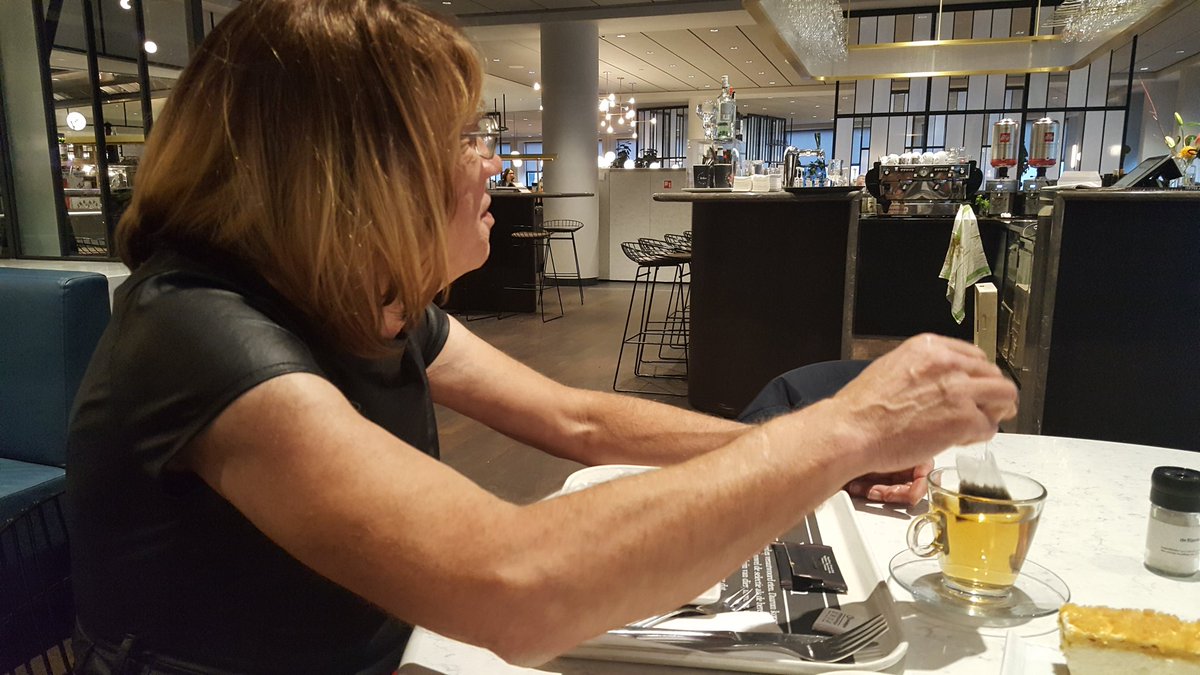 MeesteresDonna's tweet photo. Vandaag met #travestiet  Jannie op stap geweest..Heerlijk gewinkeld een makeupje 
👠👗👡👜💄 gekregen bij de Bijenkorf #DENHAAG.
Daarna lekker #geluncht 🍷🥂🍴🍰
#SESSIES op maat ook #outdoor.
#SM #FETISJ #TRAVESTIESTUDIO #DENHAAG 
https://t.co/ZZsMfm1Yb5 https://t.co/FrxMmdqLgn