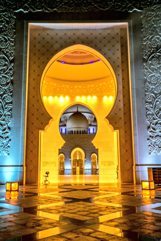 يا ربَّ
دربًا لا تضيقُ بهِ الحياة ، 
وَ قلبًا لا يزولُ منه الأمَل🌿🌷