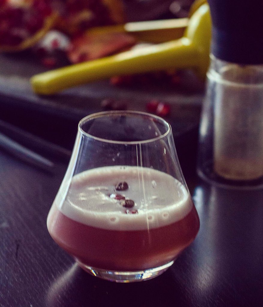 Dash_Workshops's tweet photo. Os dejamos la receta del Mexican Expreso Martini de @javicaballero13, una de las video/recetas que podéis ver en nuestro workshop gratuito "Registrate y Cata"
 https://t.co/geLV9aCVLh #dash #dashworkshops #formaciononlinecocteleria https://t.co/Wqs2qHPysZ