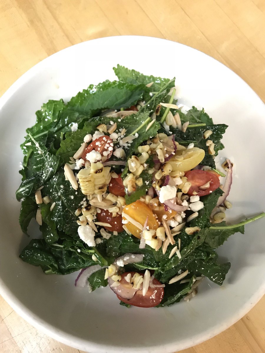 eatcabbagepatch's tweet image. Today in @eatcabbagepatch Downtown

Try our Baby Kale salad!! #kale #babykale #salad #yum #dtla #lunch #dinner