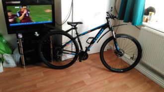 trek marlin 5 black and blue