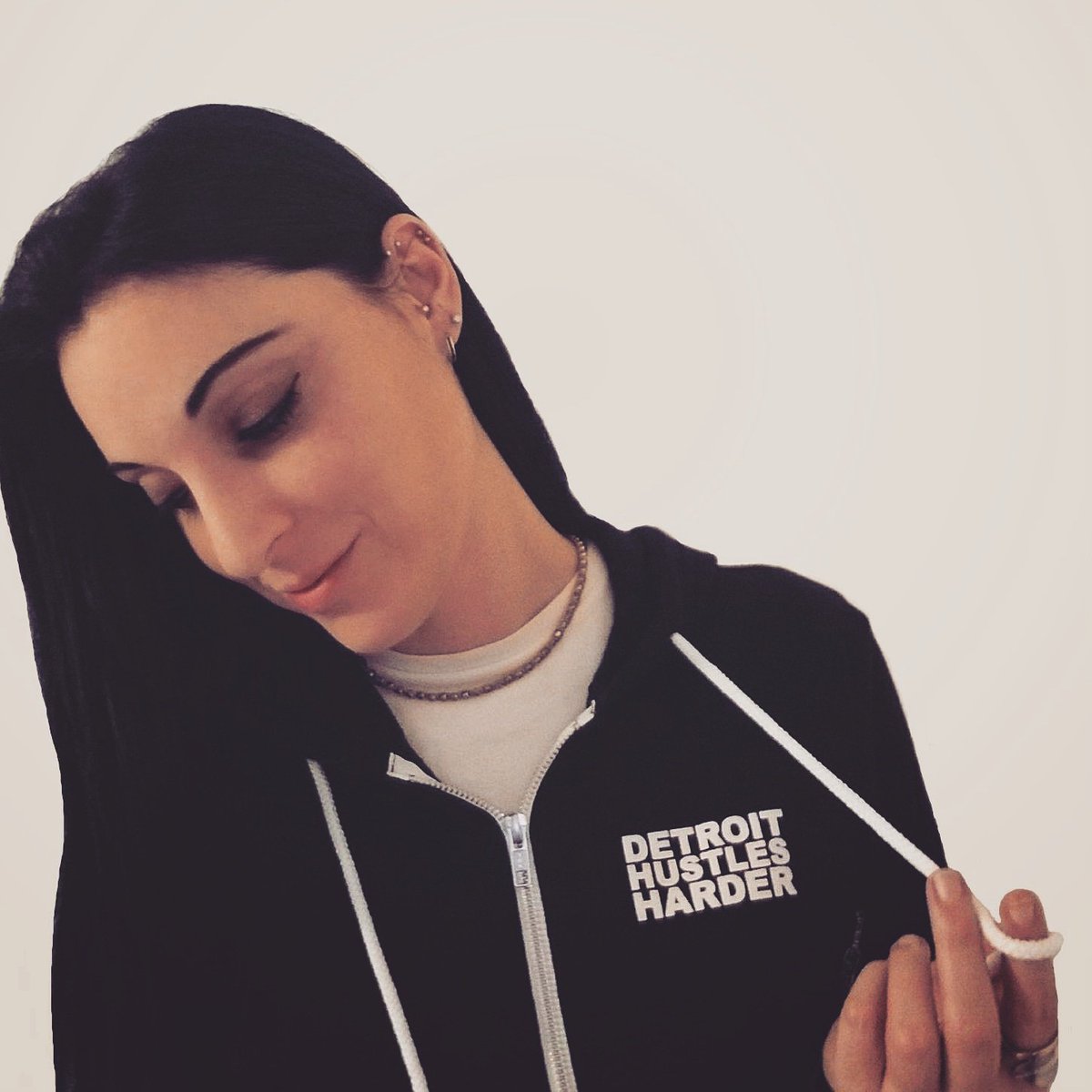 DJLadyLeb's tweet photo. Rep your city #Detroit @AptemalClothing https://t.co/SJjOt3RS9O