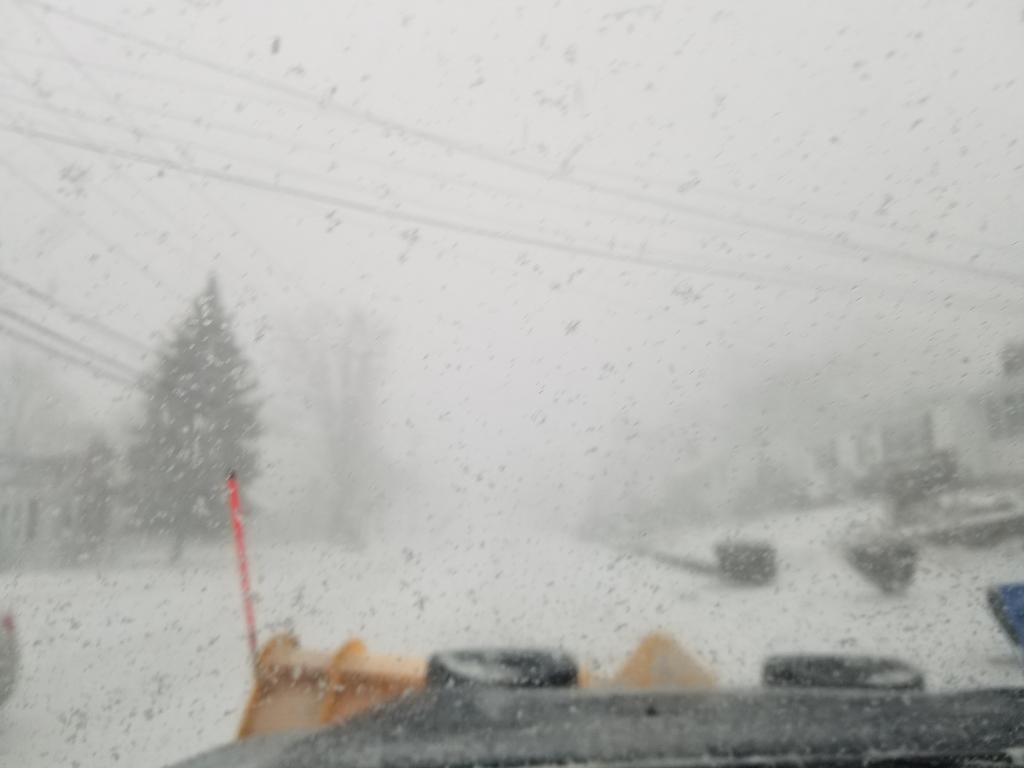 conte_dennis's tweet photo. #blizzard2018 #grason #winterinRI @ChipZnuff @SXMHairnation @MonstersCruise @HoxPhotog @ManchesterBDSM @padcom_dotcom #plowingthestreets @LMIStudio @OlneyvilleNYSys @94HJY @StephenEPearcy @twigsflorist @robertebach @LMIStudio @PaulandAl #snowday #BOMBCYLONE https://t.co/MwjQEHUKTv