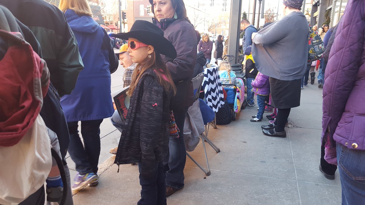 byShannonM's tweet photo. Sage Meads has been looking forward to the #Stockshowparade for a couple weeks. Says it's not better than Christmas but it's pretty close. https://t.co/POT0T7wrbm