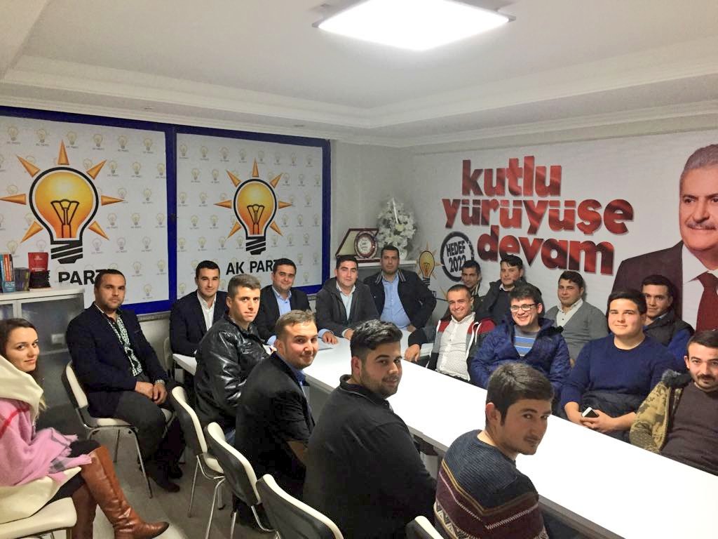 Yönetim Kurulu Toplantımızı İcra Ettik. Hayırlara Vesile Olsun...
#BizBüyükBirAileyiz 
#TeşkilatsaTeşkilat 
@av_dks <a href="/gokcenenc07/">Gökcen Özdoğan Enç</a> <a href="/HuseyinSamani/">Hüseyin Samani</a> <a href="/atayuslu/">Atay USLU 🇹🇷</a> <a href="/rizasumer/">Av.Rıza SÜMER</a> @AKOmerAKBAS