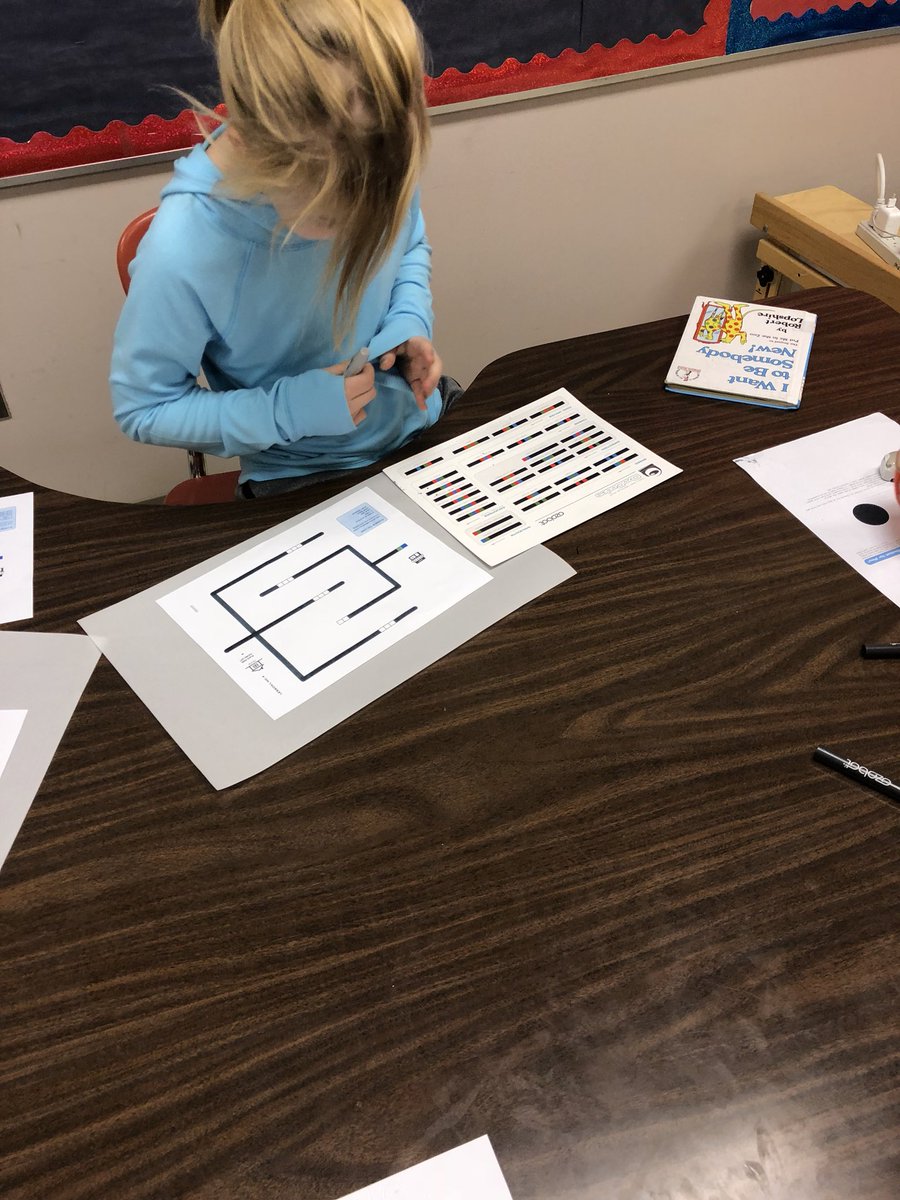 MissField5's tweet photo. Problem Soving and Critical Thinking with Ozobots in third grade! #soengaged #wantingtolearn #computationalthinking @BBEschools https://t.co/E4U4hsVBjT
