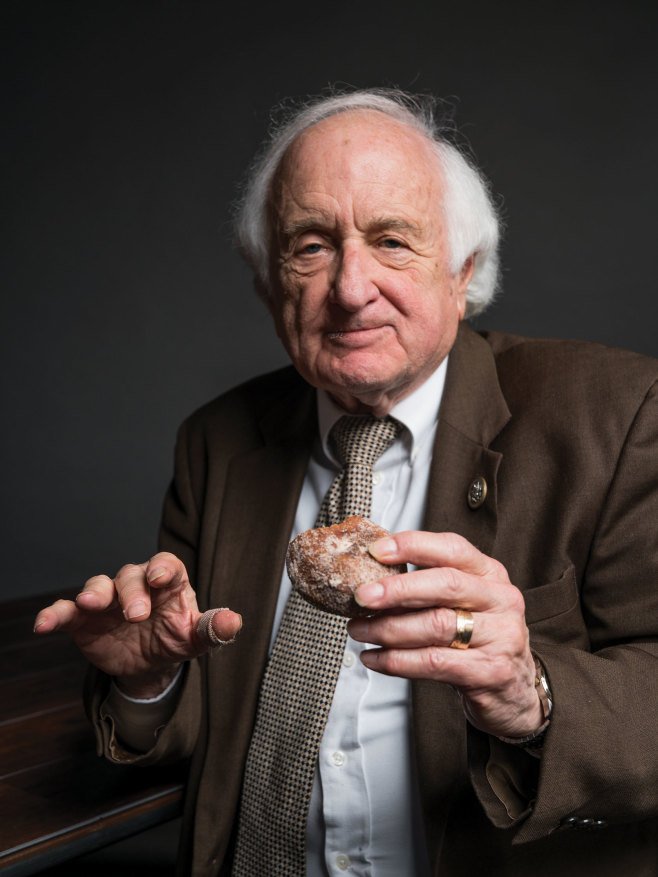 scottwongDC's tweet photo. Love all these Ben Baker photos of retiring members of Congress, but especially these two of @RepSandyLevin eating a donut and @RosLehtinen https://t.co/Hx0nakzl5x https://t.co/j3hDvuseuu