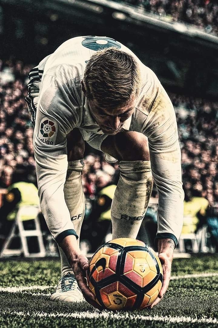 Happy birthday to one of the most gifted midfielders in world football. Toni Kroos turns 28 today.   