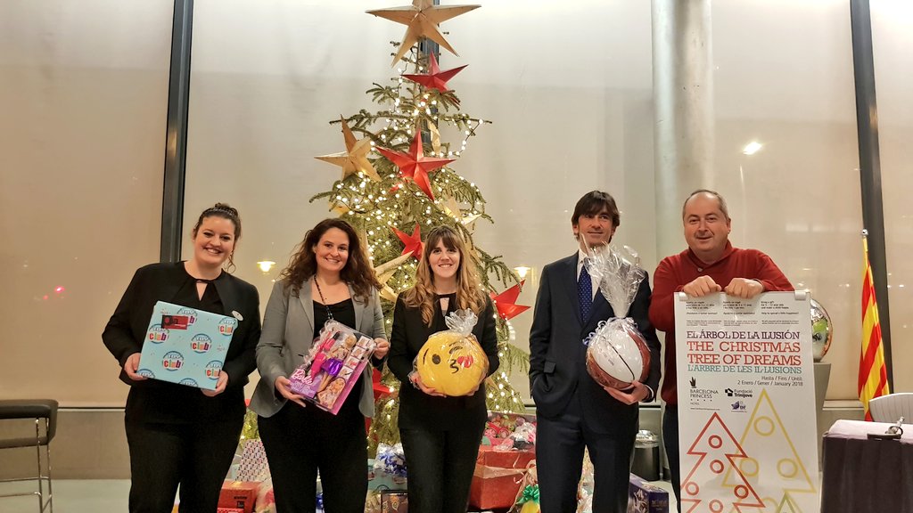 bcnprincess's tweet photo. Ya están en el #BarcelonaPrincess los #pajes del @bforumdistrict, @DiagonalMar y @Trinijove para llevarla magia de los #Reyesmagos a los niños del Districte @Bcn_SantMarti
#Princesshotels
#Hotelscompromesos
#HolaReis https://t.co/NRK3jt79LD