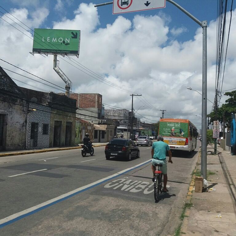 MobilidadePE's tweet photo. FAIXA AZUL: SE PINTAR, ELES IRÃO RESPEITAR
#Trânsito #FaixaAzul #Recife #MobilidadePE #TransportePúblico #Sinalização 
https://t.co/47QAxr6QBO https://t.co/nIbIsdmatz
