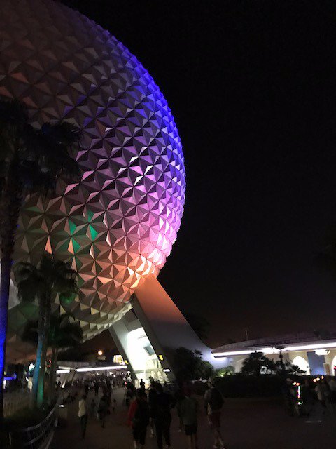 arcelyquillen's tweet photo. Excited to be going back to Epcot soon! How long would it take to walk the world showcase? #travel @WDWToday  @HRT_team https://t.co/EfcYtLXNj0