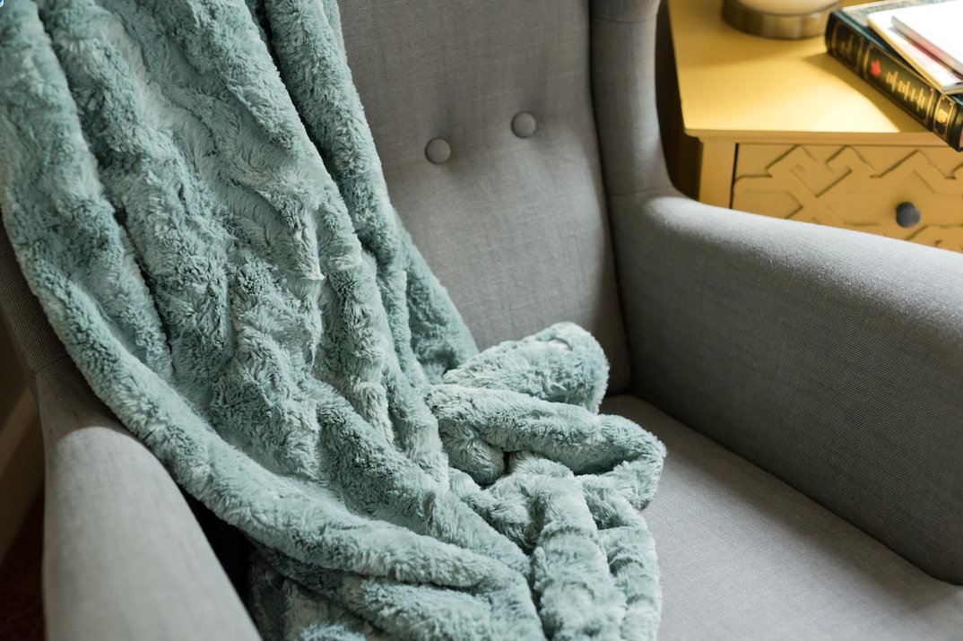 THEY ARE BACK! Yes you read that right, the coveted Ballet Slipper and Eucalyptus wave are back in stock! So shout hurray and get your favorite new blanket today!
***Eucalyptus Wave Home Throw still out of stock.
#saranoni #saranoniblanket