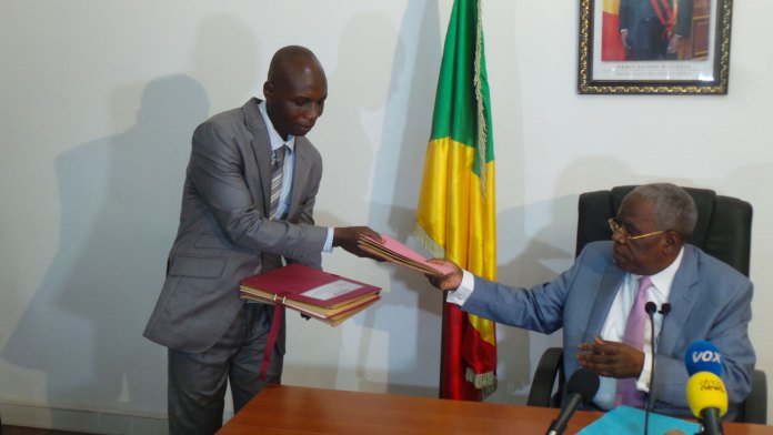 242Infos's tweet photo. Gouvernance : Le rapport de Lamyr Nguélé confirme la #corruption #Congo https://t.co/O23B90o5F0 https://t.co/phpOEmsA8k