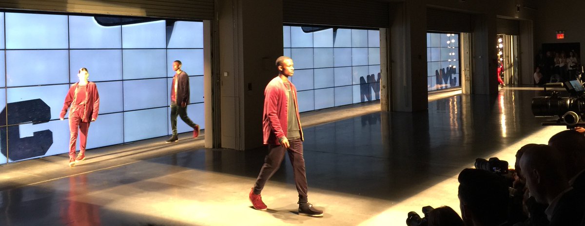 Kollins designed and constructed a video wall of 90 <a href="/Samsung/">Samsung Electronics</a> QLED 4K displays for a @KithSet NYC fashion event attended by <a href="/KingJames/">LeBron James</a> &amp; <a href="/ScottiePippen/">Scottie Pippen</a> #throwbackthusday