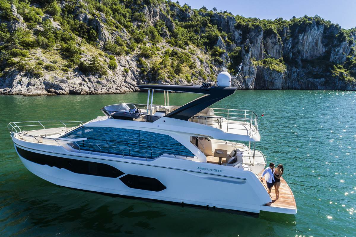 AbsoluteYachtHK's tweet photo. With IPS-800 systems and the celebrated #Absolute hull, #Absolute58Fly ensure low consumption, maneuverability, silent movement and reliability, she offers to sea-lovers a seagoing #experience guided by pleasure and safety on all sides.
#AbsoluteYachts #Italy #bootDüsseldorf https://t.co/xjN4RPVwwB