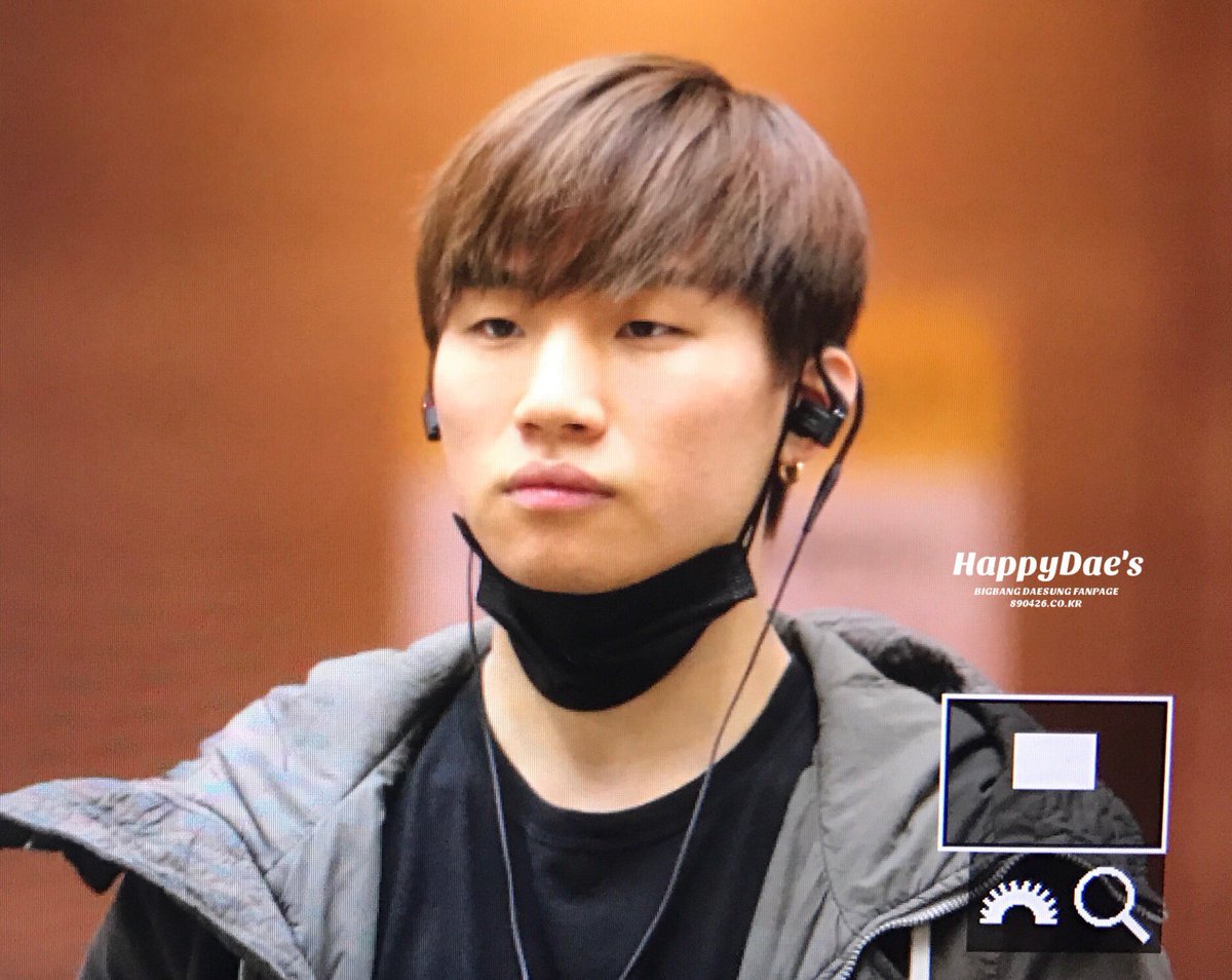 daesungfishh's tweet photo. Dear Daesung and all Dae babes flying to Honolulu, have a happy safe trip!! 🚀
#DnaShowFinalinHawaii
#7Jan #8Jan #HawaiiTheater 🤘💛🎉 https://t.co/miAoL1c3Bt